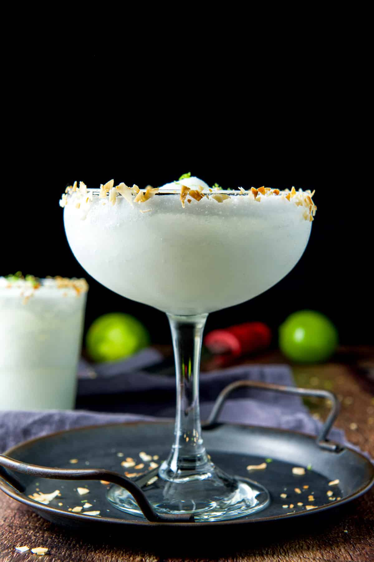 Vertical view of the bowl margarita glass with the coconut drink