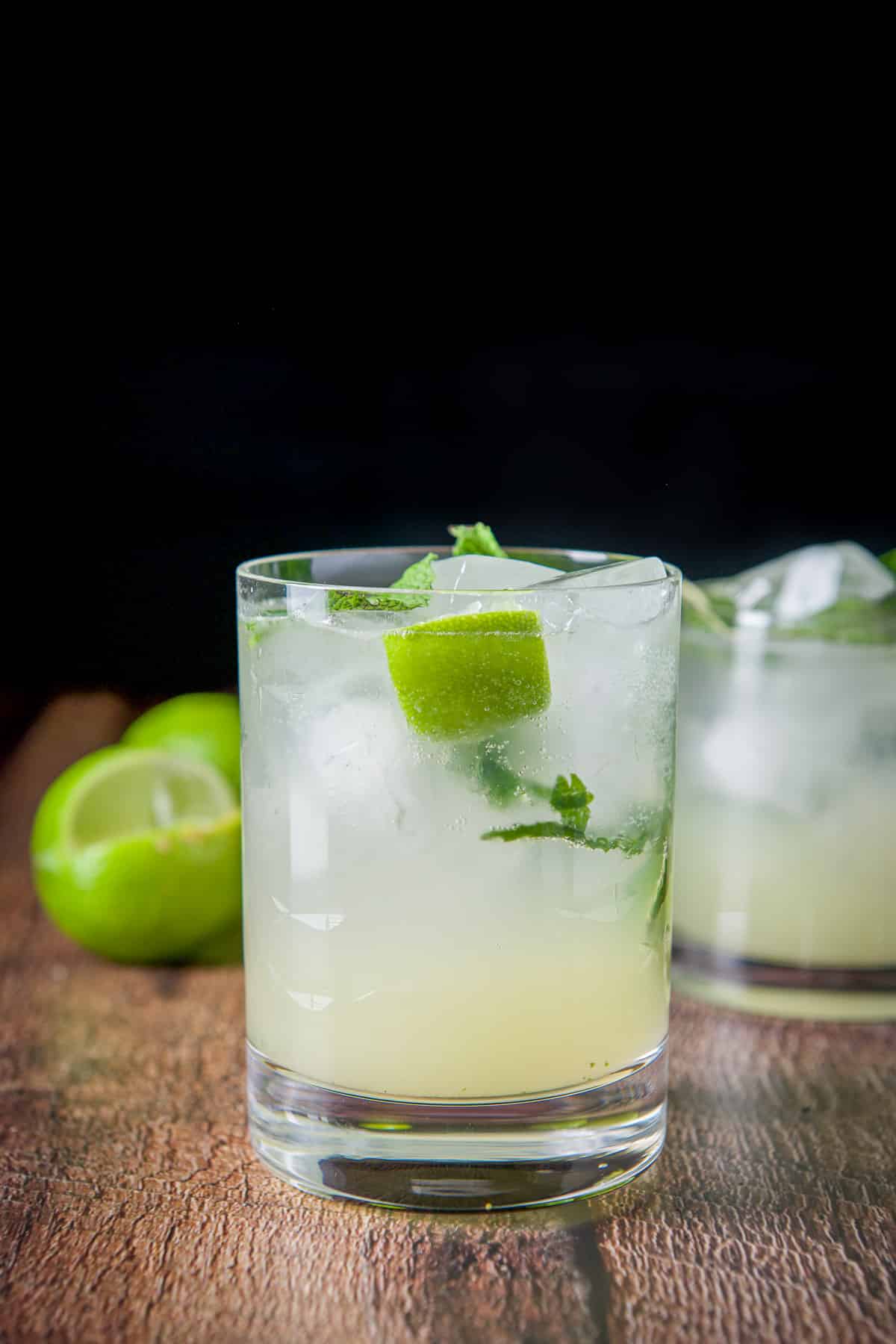 Vertical view of the mojito with lime and mint