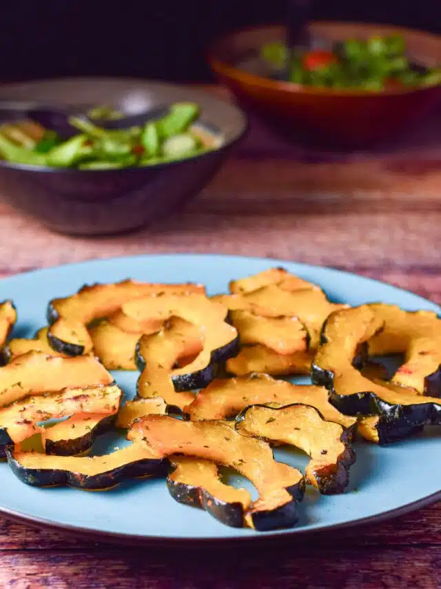 How to Make Simple Roasted Acorn Squash